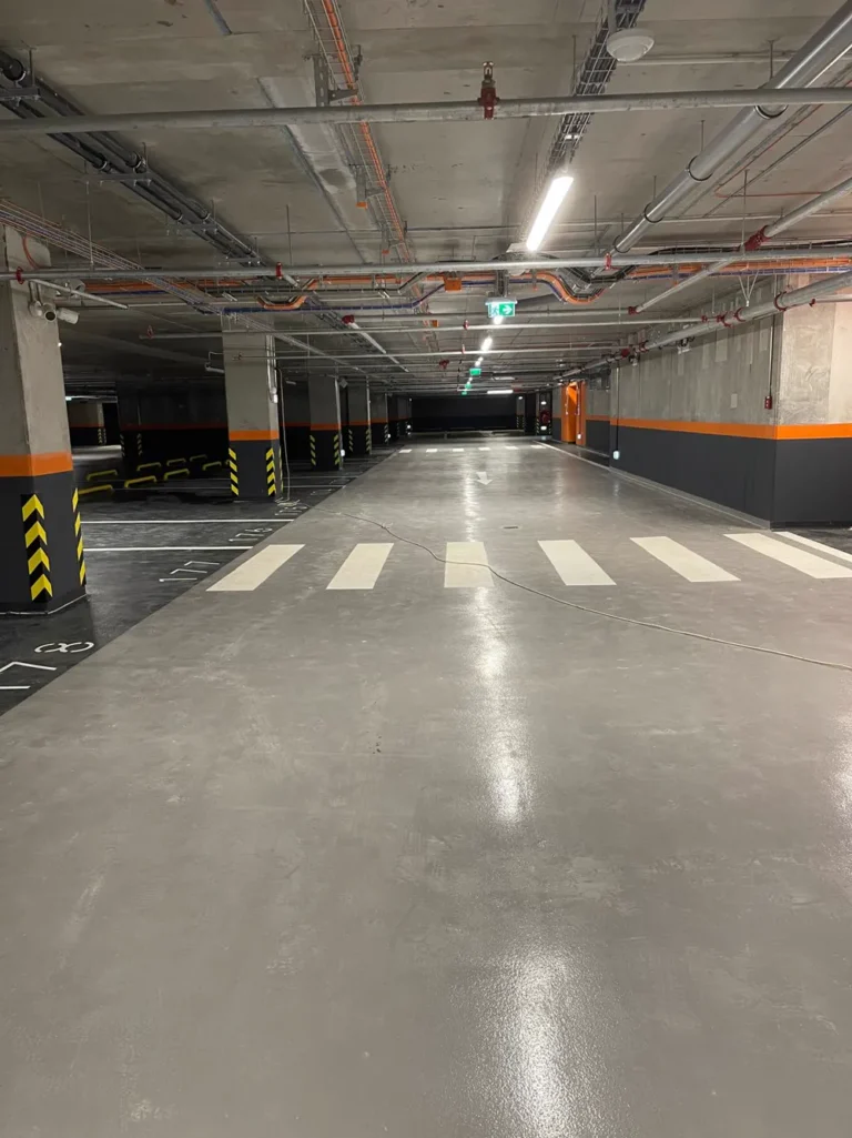 Parcare subterană înainte de spălare