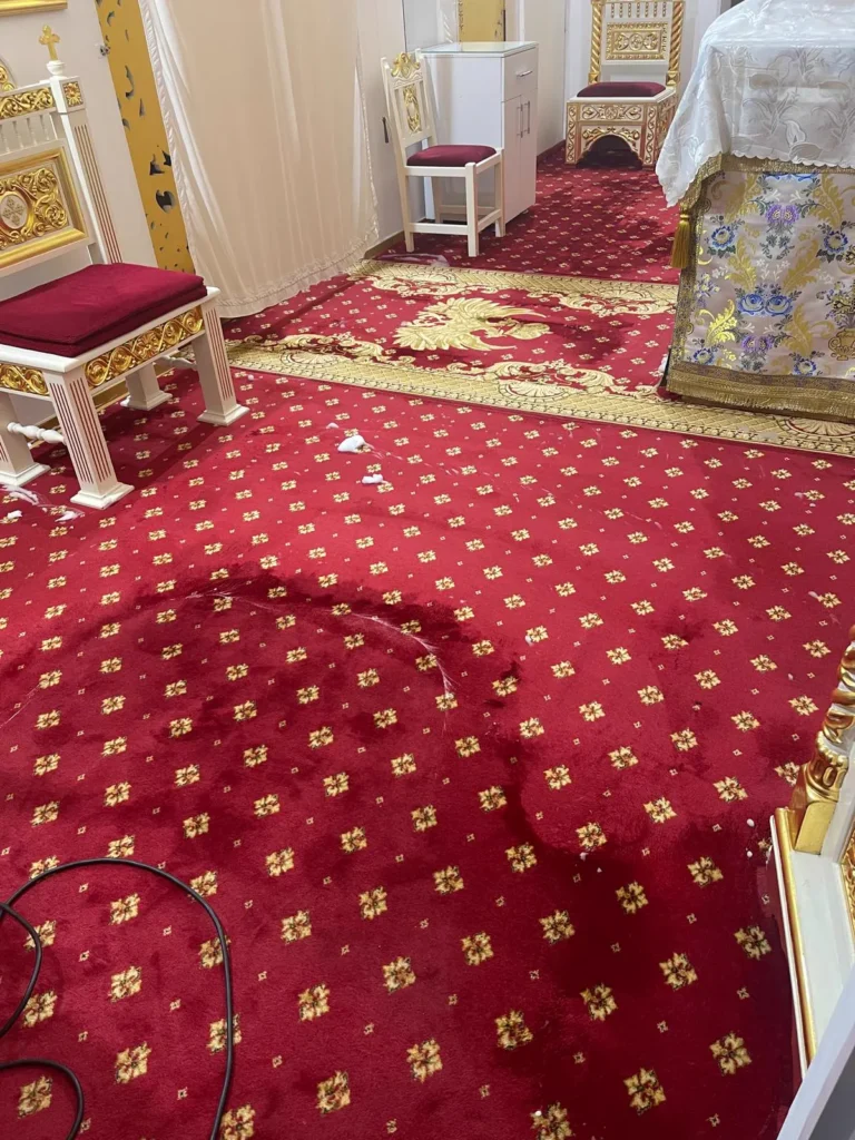 Spălare mochetă la Palatul Patriarhiei